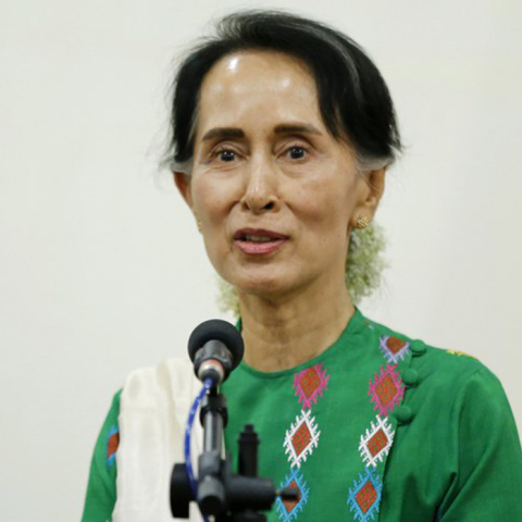 Η Οξφόρδη απέσυρε το βραβείο που είχε απονείμει στην Αούνγκ Σαν Σου Κι 