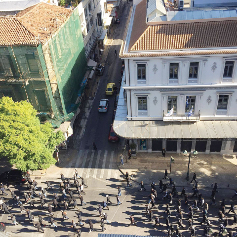 Λίγο πριν τα επεισόδια ανάμεσα σε οπαδούς του ΠΑΟΚ και Πακιστανούς στο κέντρο της Αθήνας, στις 26/11.  