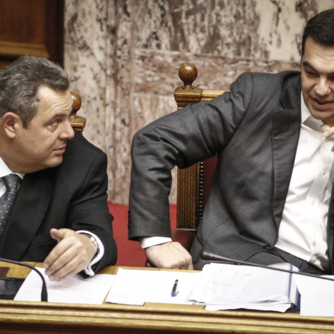 tsipras_kamenos.jpg