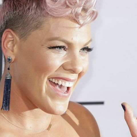 Pink, ταυτότητα φύλου