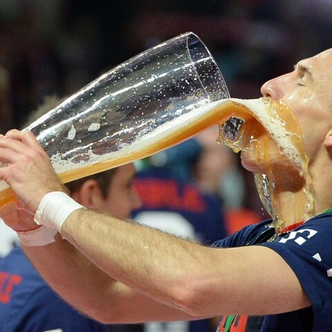 Μην ψάχνεις άλλο βολική θέση για την μπίρα σου, δες αυτό 