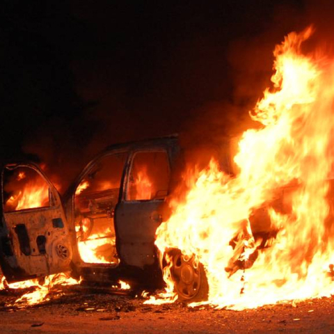car-on-fire23423.jpg