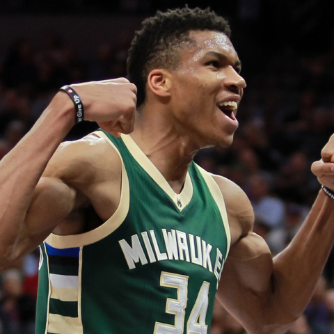 giannis2342.jpg