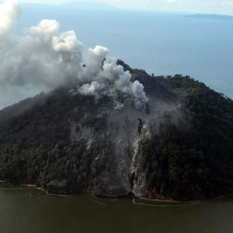 volcano_papua.jpg