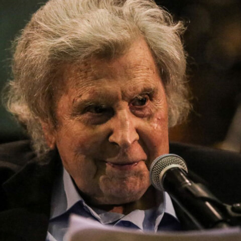 mikis-theodorakis.jpg