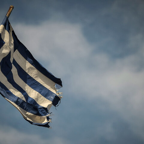 Ελληνική σημαία - Συννεφιά