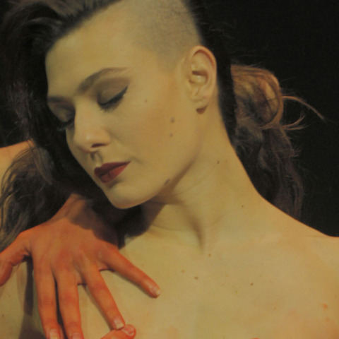 Τραβάει ο Ντόριαν Γκρέι selfies;