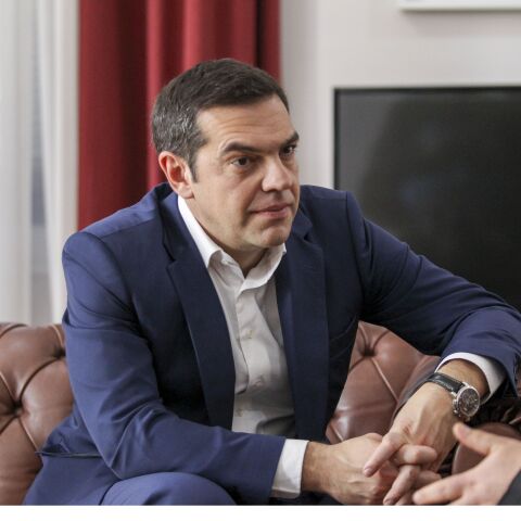 Καταδικάζει ο ΣΥΡΙΖΑ την επίθεση στον Μίκη, κάνει λόγο για αντιπολιτευτική σπέκουλα 