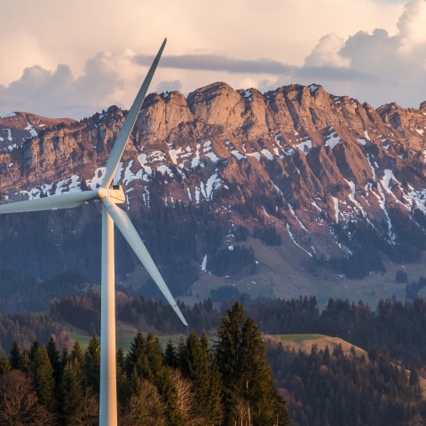 wind-turbine-2218472_1920.jpg
