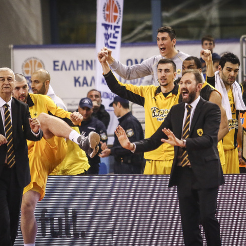 Ξανά «Βασίλισσα» η ΑΕΚ