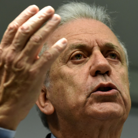 avramopoulos2423423423423.jpg