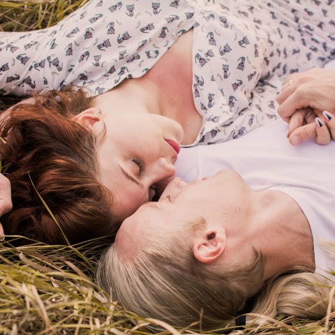 Προσοχή στο αλκοόλ και στον… έρωτα: κίνδυνος για πάρεση του κερκιδικού νεύρου!