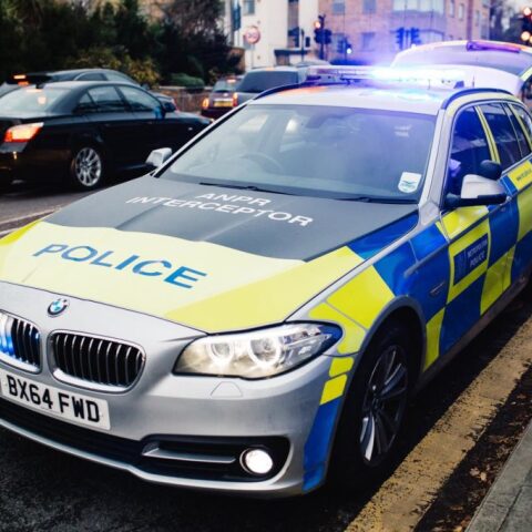 Στην Αγγλία, μπήκε με το ΙΧ του σε κλαμπ που τον είχαν διώξει