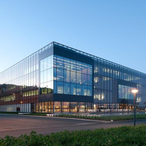 Η Παπαστράτος παίρνει θέση στο μέλλον