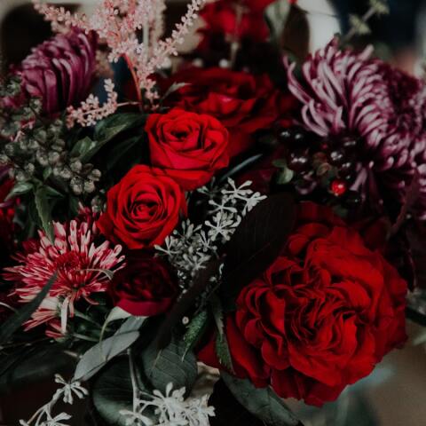 Ποιοι γιορτάζουν σήμερα 27 Μαρτίου; Το εορτολόγιο της Athens Voice σου τους θυμίζει. Μην ξεχάσεις να τους δώσεις τις καλύτερες ευχές σου!