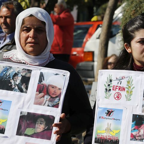 Spiegel: Σύροι πρόσφυγες δέχονται πυρά από Τούρκους στρατιώτες 