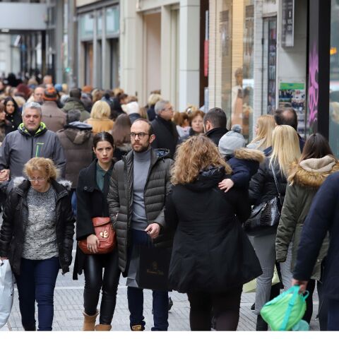 Υποχώρηση του αντιευρωπαϊσμού αλλά και άγνοια για την ΕΕ