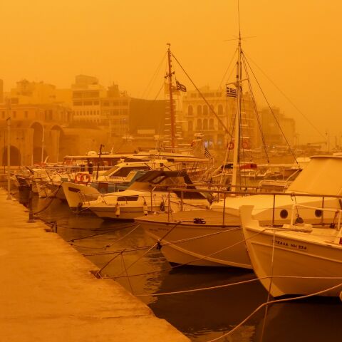 Επιστρέφει η σκόνη από την Κυριακή 