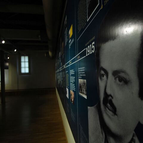 Χειρόγραφο του Τσιτσάνη πουλήθηκε σε δημοπρασία 1.800 ευρώ 