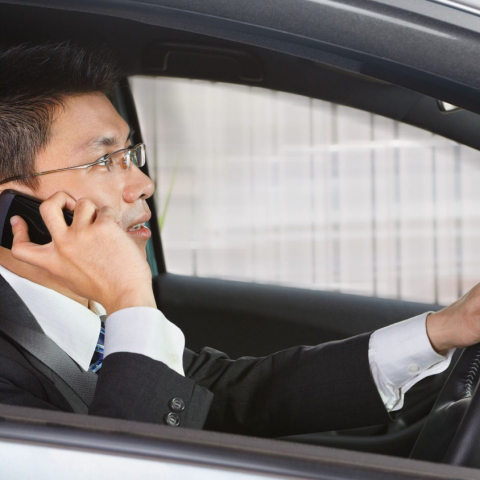 cell_phone_driving-e1486565204623.jpg