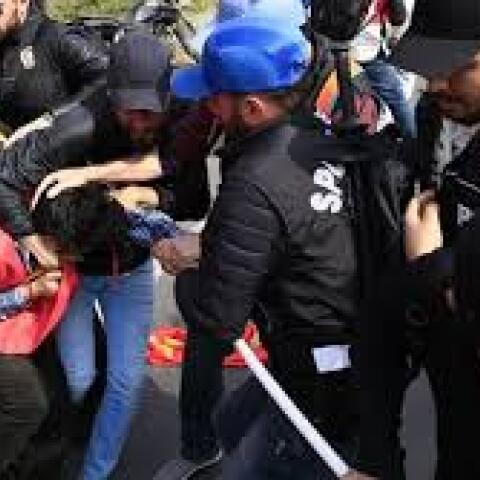 Έξι Τούρκοι «Γκιουλενιστές» απελάθηκαν με περίεργο τρόπο από το Κόσοβο 