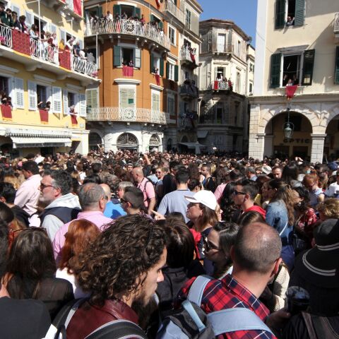 Χιλιάδες επισκέπτες στην Κέρκυρα για τις γιορτές του Πάσχα 