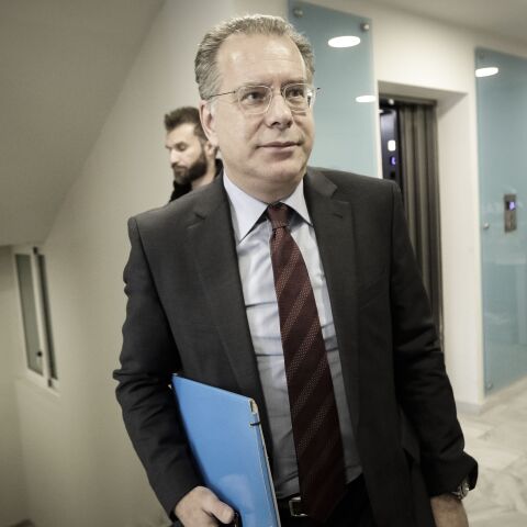 Διγλωσσία στο συριακό καταλογίζει στην κυβέρνηση η ΝΔ