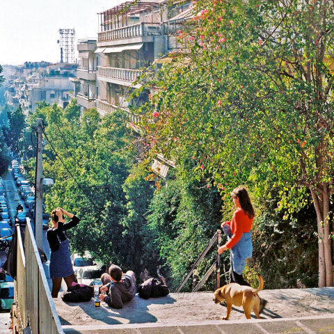 Independent για Εξάρχεια: Η γειτονιά των επεισοδίων γίνεται πολιτιστικό αξιοθέατο