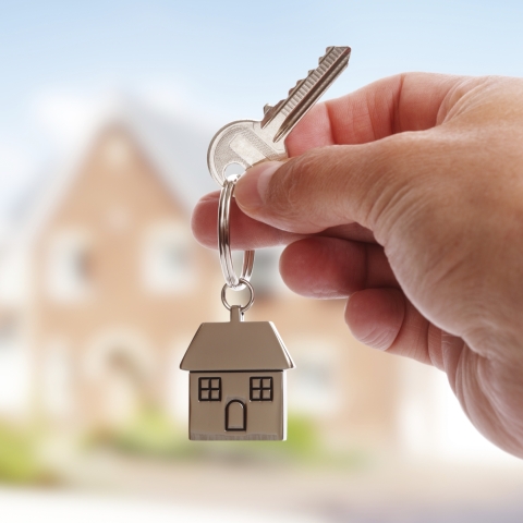 house-keys-istock_000044377414_medium.jpg