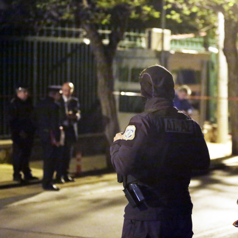 Αθωώθηκαν τα μέλη του Ρουβίκωνα για την εισβολή στο δημαρχείο Τήνου 