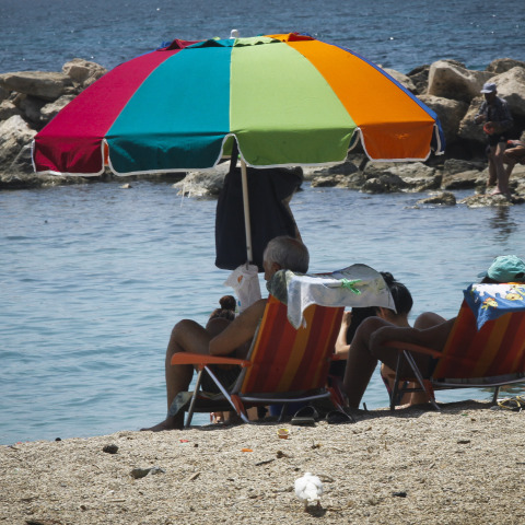 Δεκαπλάσιος κίνδυνος πνιγμού αν κάνεις μπάνιο μακριά από τη χώρα σου 