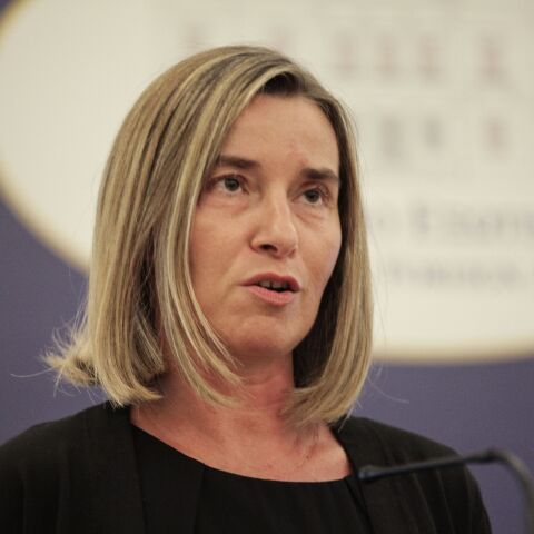 Μογκερίνι: Η ΕΕ ενθαρρύνει μια συμφωνία Ελλάδας - ΠΓΔΜ 