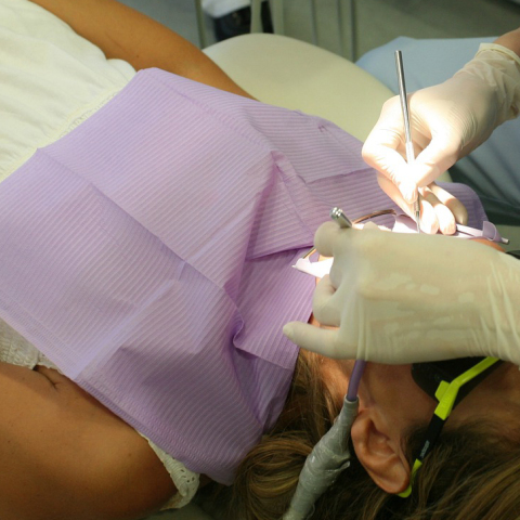 dentist-1427291_1280.jpg