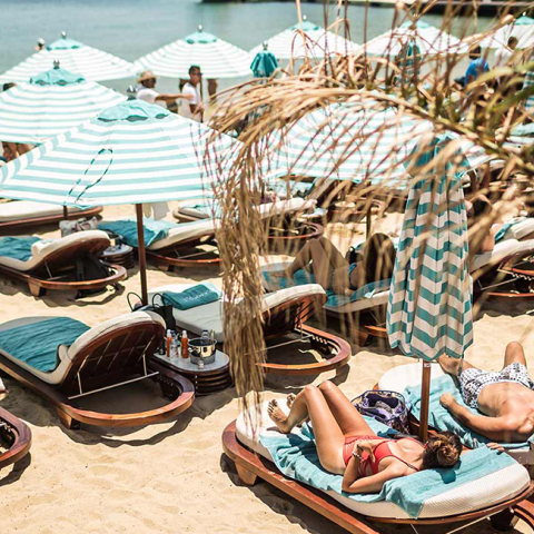 nammos-beach-bar-mykonos-7_0.jpg