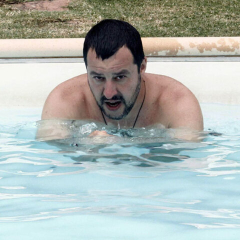 salvini-piscina.jpg