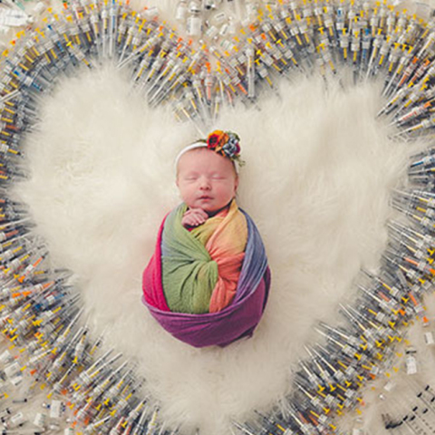 syringe-photoshoot-rainbow-baby-oneil-packer-family-photography-2-5b7c0126a5e26_700.jpg