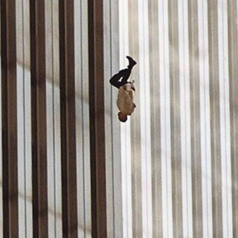 The Falling Man / 11.9 © Richard Drew
