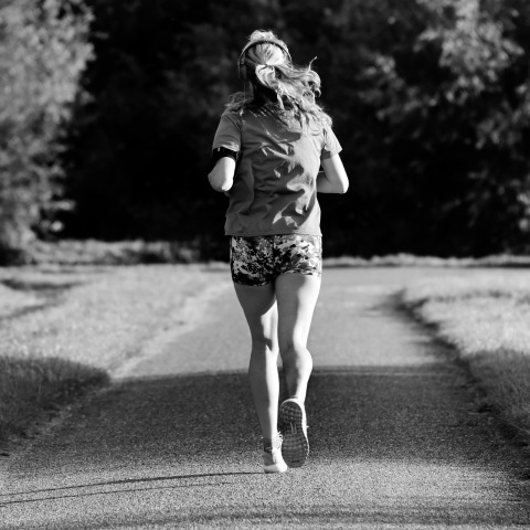 Η επέμβαση αρθροπλαστικής ισχίου χαρίζει χρόνια ζωής 