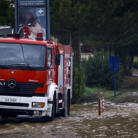 Νεκρός ένας άνδρας στο Βραχάτι, υπέστη έμφραγμα στο αμάξι του την ώρα της έντονης βροχόπτωσης 