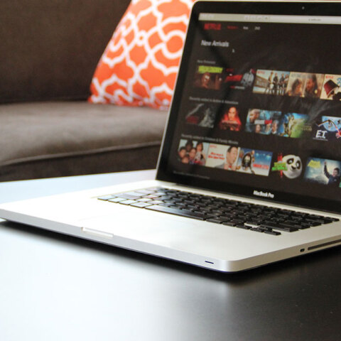 netflix-macbook-laptop.jpg