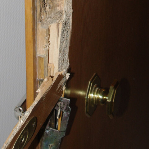 broken-door-burglar2342.jpg