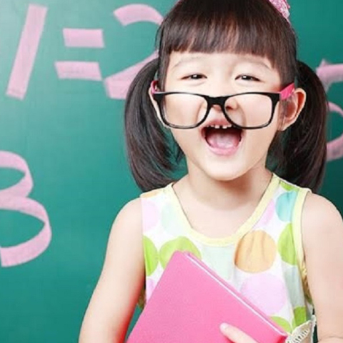 asian-girl-with-specs.jpg