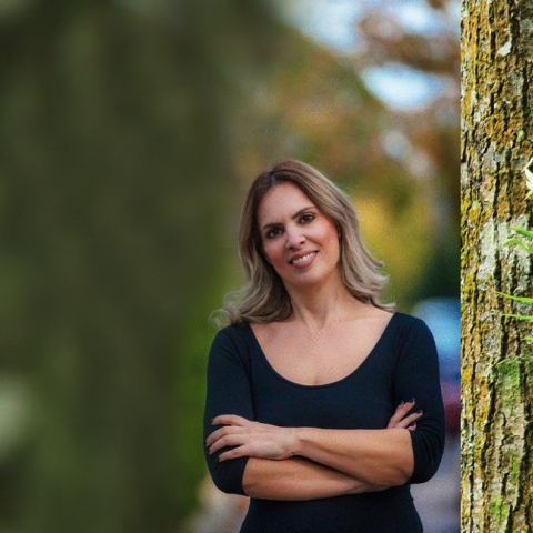 Κυκλοφόρησε το νέο βιβλίο της Αγγελικής Σπανού «Απαρατήρητοι» 