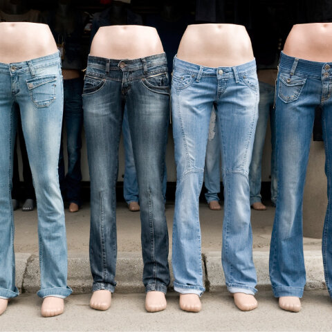 americans-turn-away-from-jeans-hello-yoga-pants.jpg