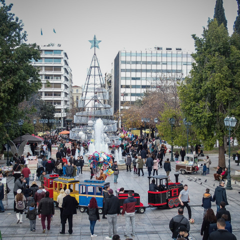 Έρευνα aboutpeople: Τι απαντούν οι Έλληνες σε 10+1 μικρά και μεγάλα διλήμματα