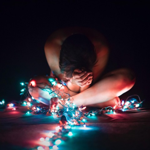 Κατάθλιψη των γιορτών: Πόσο επικίνδυνη είναι