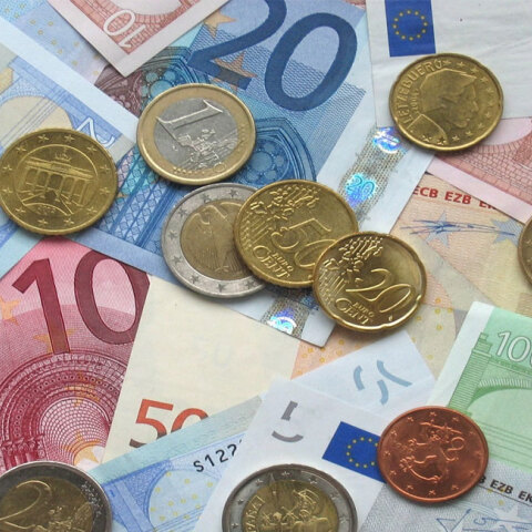 Χαρτονομίσματα και κέρματα ευρώ