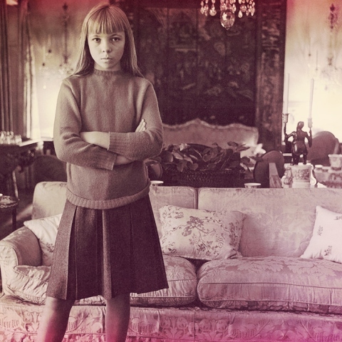 Diane Arbus, Penelope Tree in her living room, N.Y.C. 1962