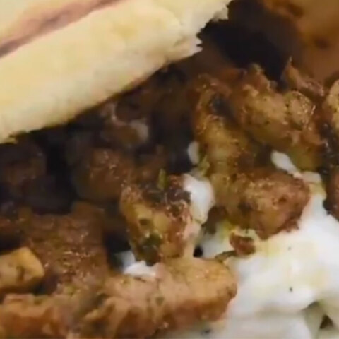 Προαναγγελία μεταγραφών με πιτόγυρα και χωριάτικη