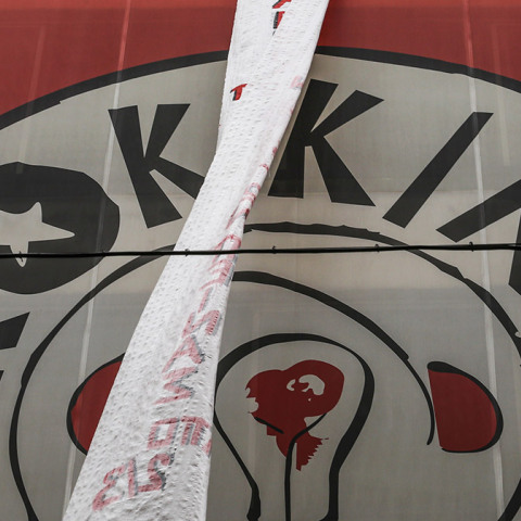 Ραδιοφωνικός σταθμός «Στο Κόκκινο» 